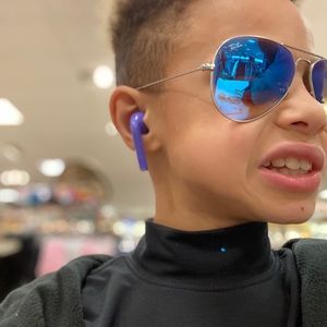 Meet your Posher, Ayce